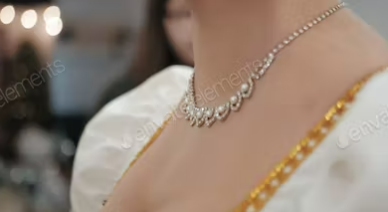 Clean Diamond Necklace